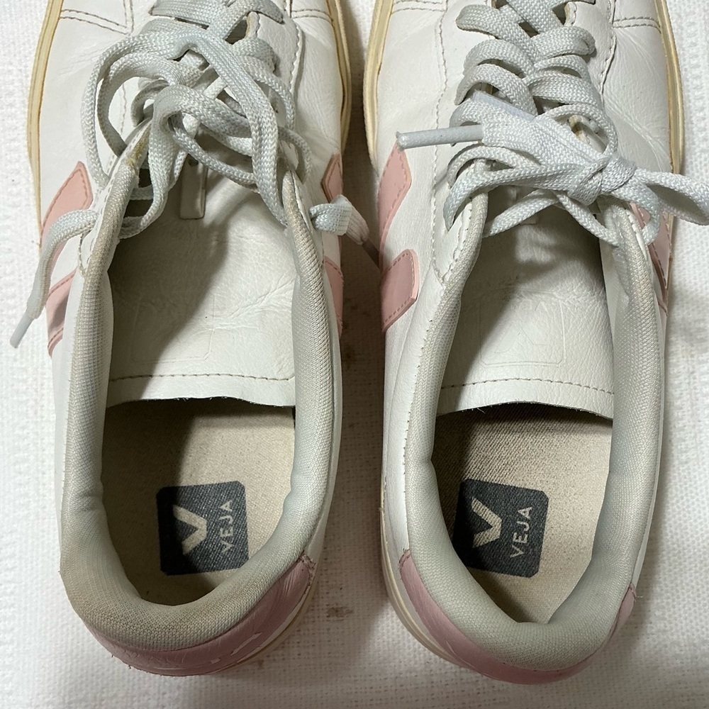 Veja Campo Leather Sneakers for Women, size 9 - Picture 11 of 13